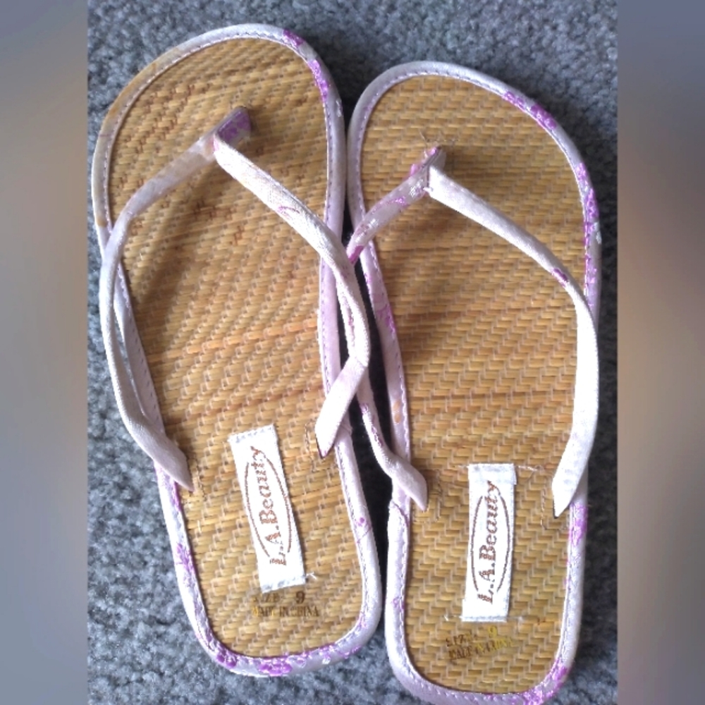 LA Beauty flip flops